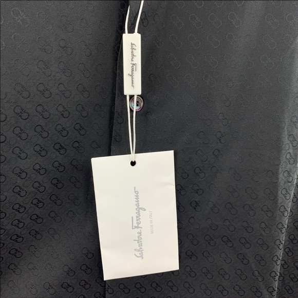 🕺HOST PICK🕺Salvatore Ferragamo Gancini Button-Down in Black - Picture 12 of 12